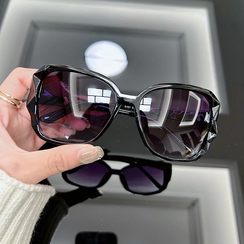 Designer Sunglasses - Vintage Tarzı, Büyük Çerçeveli Güneş Gözlüğü,